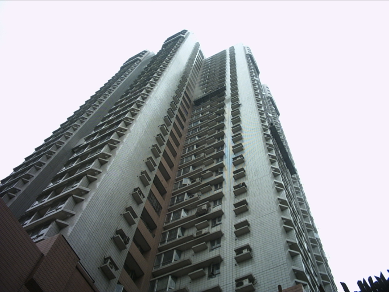 廣州鋼鐵廠住宅外墻防水補漏工程