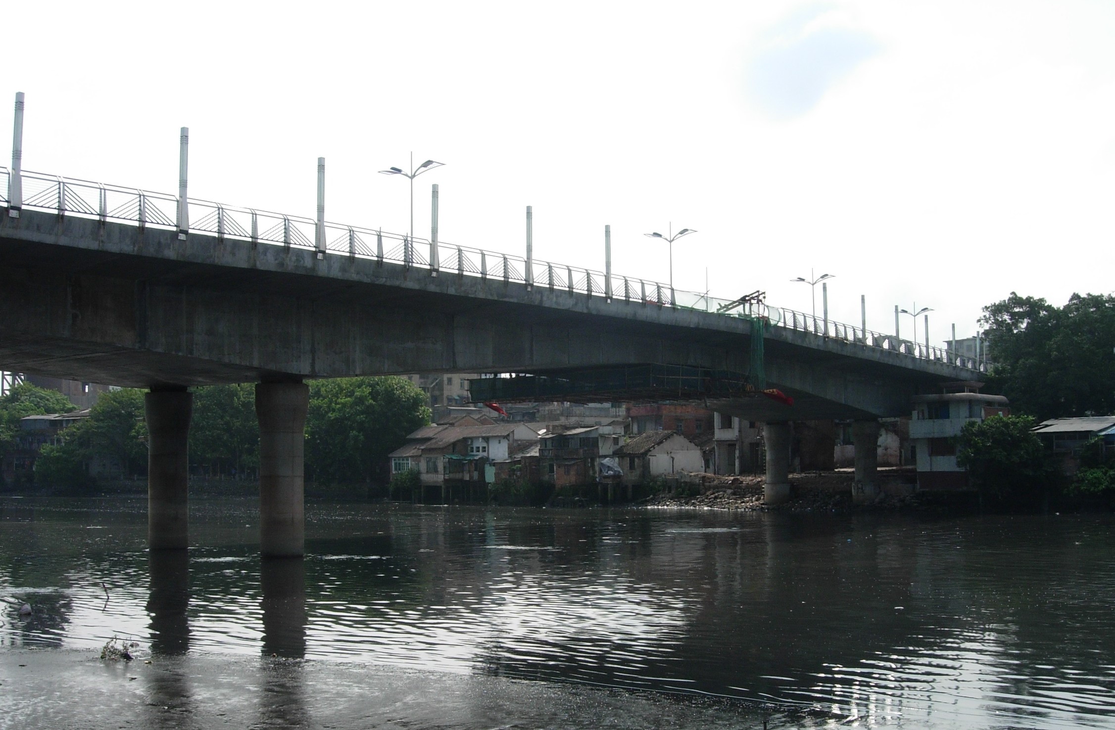 富力桃園大橋箱梁合攏段底板加固工程