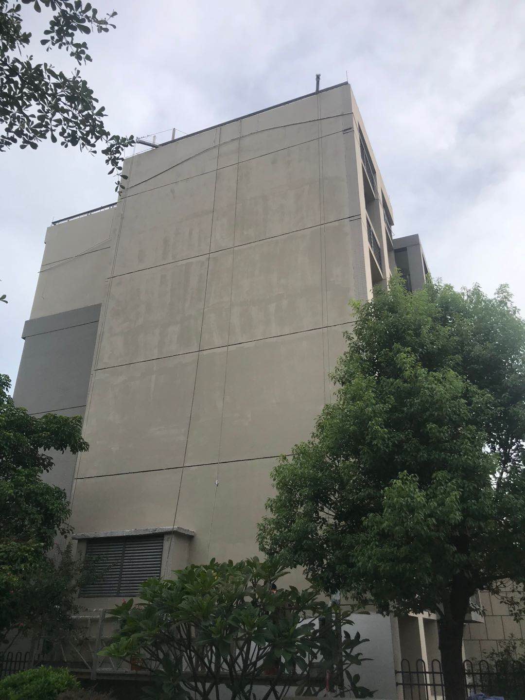雅居樂小院溪流外墻補漏翻新工程
